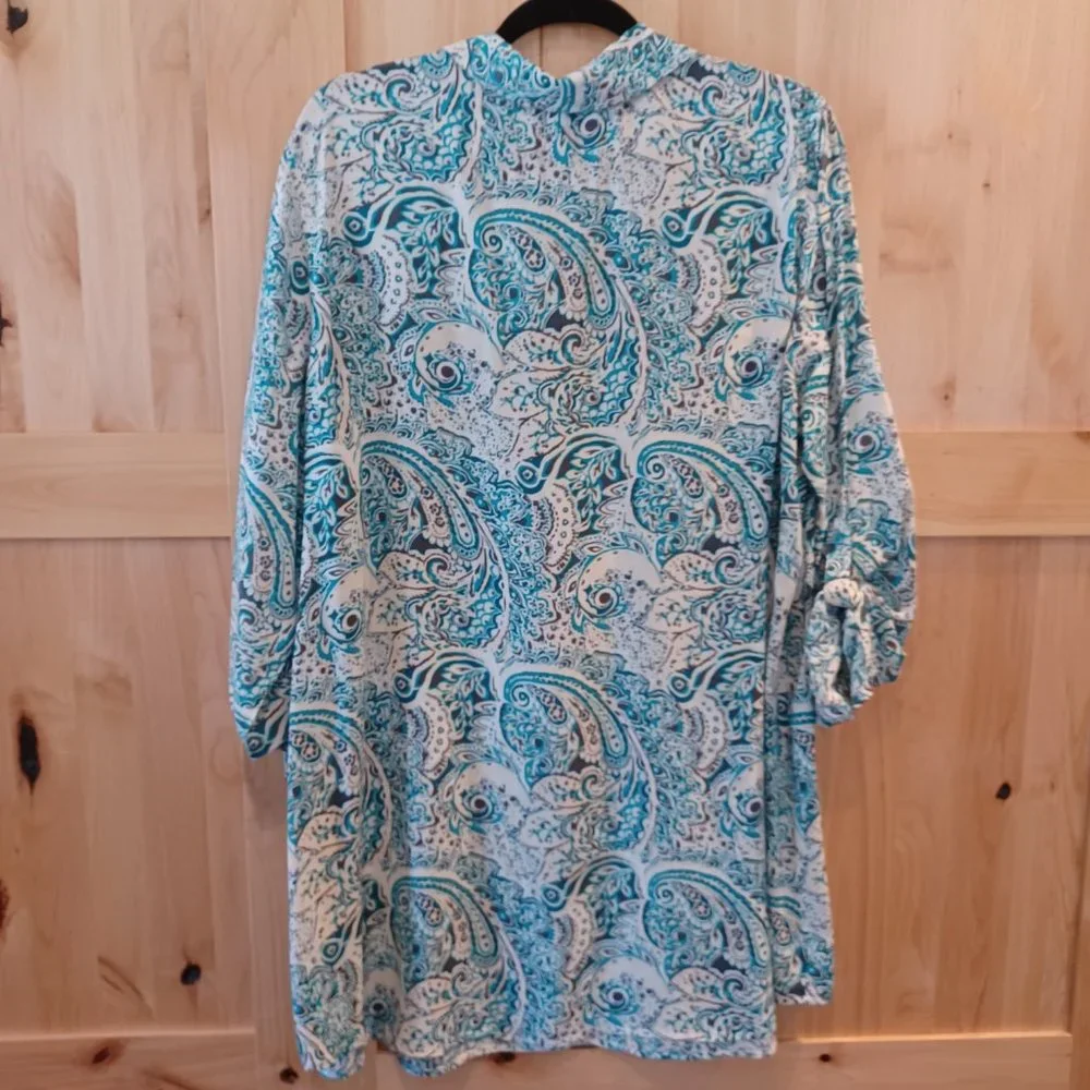 Oversize floaty shirt dress with roll-up sleeves and breast pocket details - Picture 2 of 5